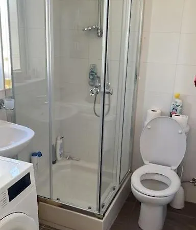 Spacious Two Bedroom In Апартаменты